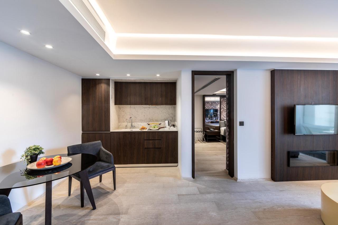 Almond Business Ξενοδοχείο 4*