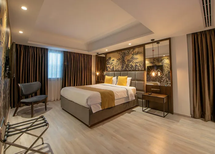 Almond Business Hotel