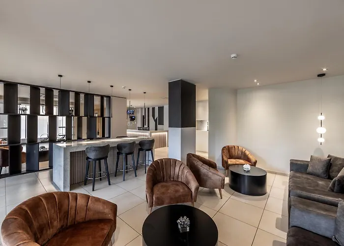 Almond Business Hotel